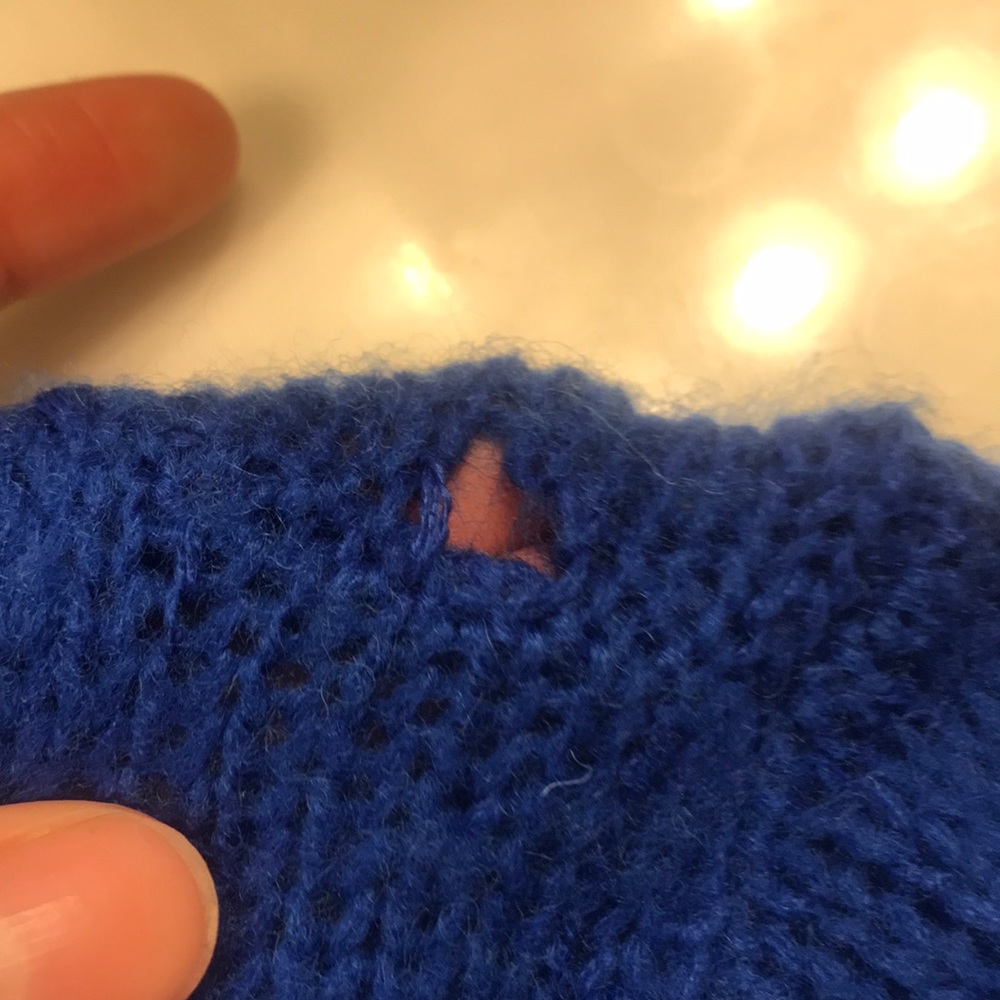 HOLLISTER SWEATER - Picture 2 of 2
